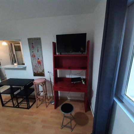 Studio Charmant Tout Equipe Limoges Exterior photo